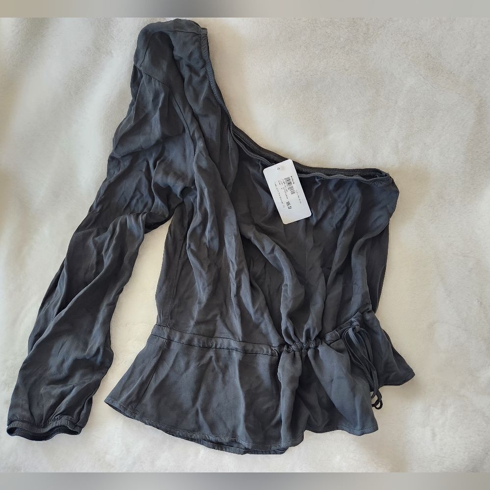 Cloth & Stone Luxe Satin One Shoulder Top Size Medium